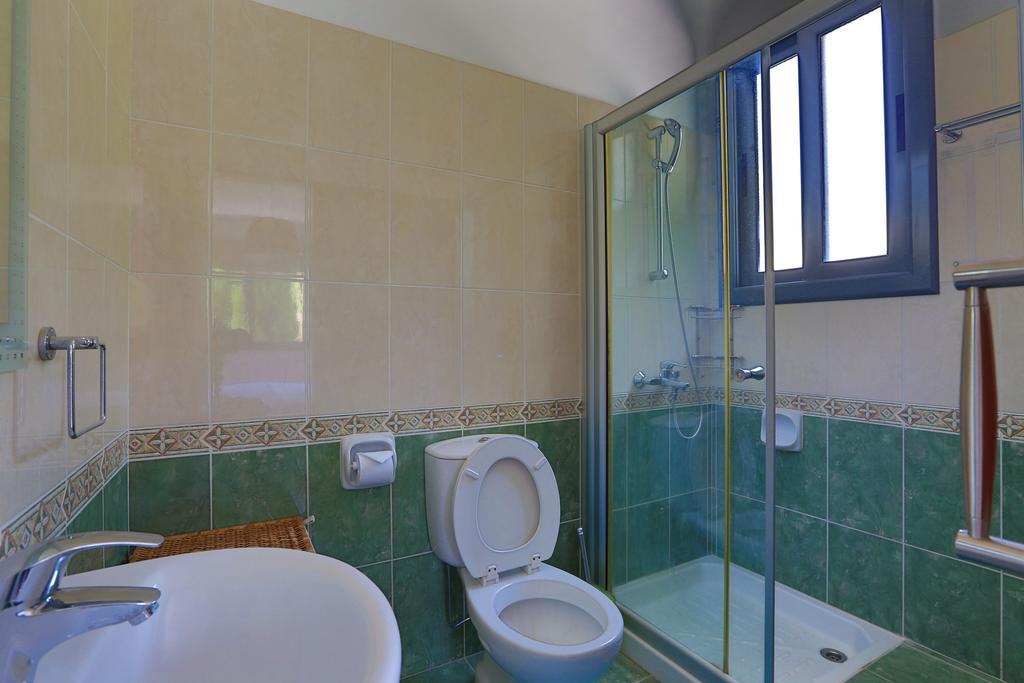 Villa Infinite Blu Paphos Exterior photo